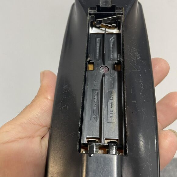 RCA Universal Remote Control Black Multi Device TV VCR SAT Cable Audio PIP - Picture 7 of 8